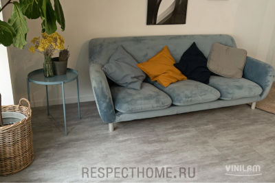 Клеевая кварц-виниловая плитка VINILAM Цемент светлый 2,5х475х950 (4,513м2)